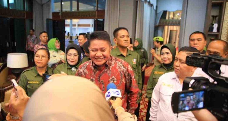 Gubernur Sumsel, Herman Deru saat menghadiri pelantikan dan pengukuhan Pengurus HMTN MP Dewan Pimpinan Wilayah (DPW) Provinsi Sumsel serta Dewan Pimpinan Daerah (DPD) kabupaten/kota se-Sumsel periode 2026–2031 di Griya Agung Palembang, Minggu (20/6/2026) sore. Foto: Humas Pemprov Sumsel.