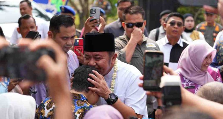 Gubernur Sumsel, Herman Deru saat meresmikan SMA Negeri dan SLB Negeri Hayza Nur Ilmi Palembang, Jumat (12/6/2026). Foto: Humas Pemprov Sumsel.