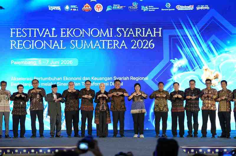 Gubernur Sumsel, Herman Deru saat menghadiri pembukaan Festival Ekonomi Syariah (FESyar) Regional Sumatera 2026 yang berlangsung di Palembang Sport and Convention Center (PSCC), Jumat (5/6/2026). Foto: Humas Pemprov Sumsel.