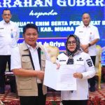 Gubernur Sumatera Selatan (Sumsel) Dr. H. Herman Deru memastikan roda pemerintahan dan pembangunan di Kabupaten Muaraenim tetap berjalan dengan baik, setelah menunjuk Wakil Bupati Muaraenim, Sumarni sebagai Pelaksana Tugas (Plt) bupati, Rabu (10/6/2026). Foto: Humas Pemprov Sumsel.