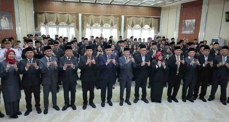 Walikota Palembang, Rau Dewa bersama para pejabat baru dilantik, Jumat (26/6/2026). Foto: Kominfo Palembang.