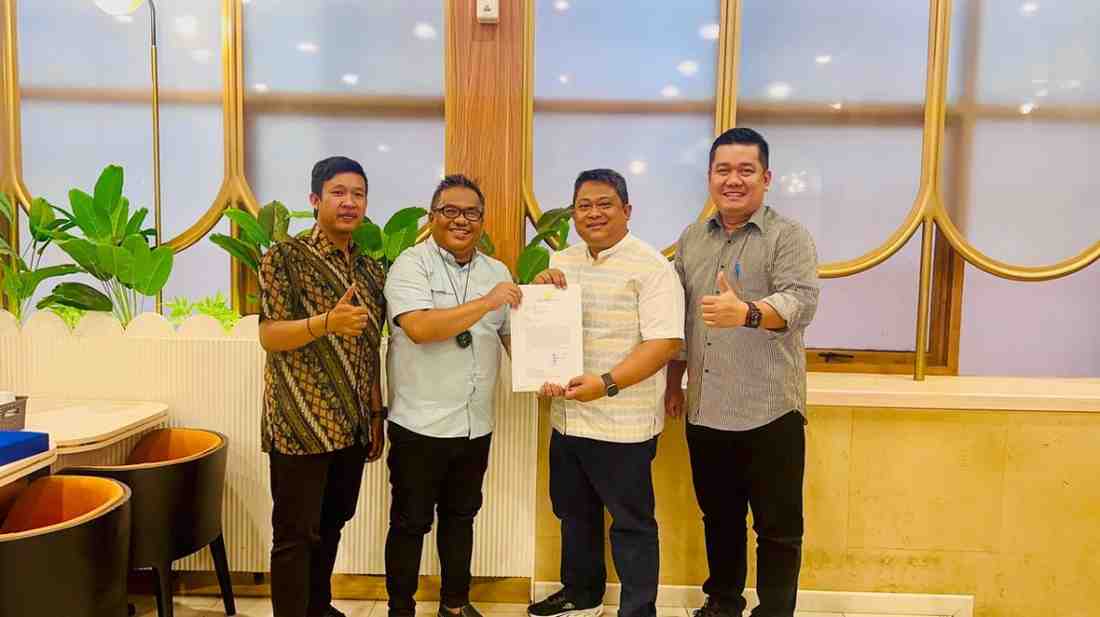 Kepala Disnakertrans Muba, Herryandi Sinulingga, AP menggelar pertemuan langsung dengan Manager Field Relation & Community Enhancement SSR Medco Energi, Hirmawan Eko Prabowo. Pertemuan ini merupakan bagian dari menjalankan Amanah Bupati Muba berdasarkan Surat Tugas Nomor: 094/519/1/ST/2026. Foto: Kominfo Muba.