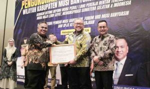 Apresiasi tinggi ini datang langsung dari Kepala BPJS Ketenagakerjaan Wilayah Sumbagsel, Kuncoro Budi Winarno kepada Disnakertrans Muba. Ia memuji sinergi apik yang terjalin antara Pemkab Muba, Forum HRD, dan dunia usaha dalam memperluas cakupan perlindungan bagi pekerja rentan. Foto: Kominfo Muba.