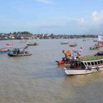 Sebanyak 60 perahu ketek hias memeriahkan Parade Perahu Ketek Hias di kawasan Plaza Benteng Kuto Besak, Sabtu (27/6/2026). Foto: Kominfo Palembang.