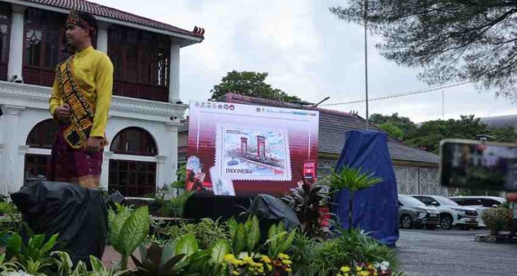 Peluncuran resmi Prangko Penanda Kota Palembang, Senin (15/6/2026). Foto: Kominfo Palembang.