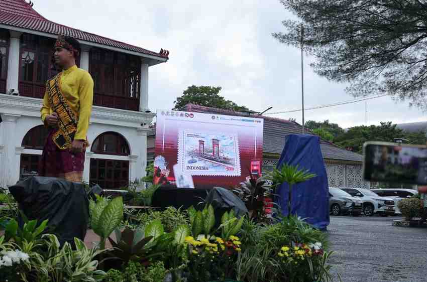 Peluncuran resmi Prangko Penanda Kota Palembang, Senin (15/6/2026). Foto: Kominfo Palembang.