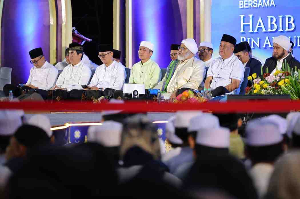 Walikota Palembang, Ratu Dewa hadiri kegiatan Tabligh Akbar bersama Habib Syech Bin Abdul Qadir Assegaf yang digelar di PSCC Palembang, Jumat (5/6/2026). Foto: Kominfo Palembang.