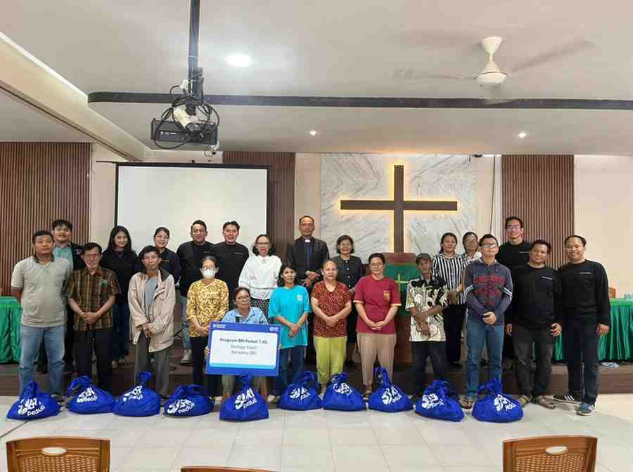PT Bank Rakyat Indonesia (Persero) Tbk melalui BRI Region 4 Palembang menyalurkan bantuan paket sembako ke enam gereja di wilayah Palembang dan Sumatera Bagian Selatan (Sumbagsel) pada Sabtu (4/7/2026). Foto: IST