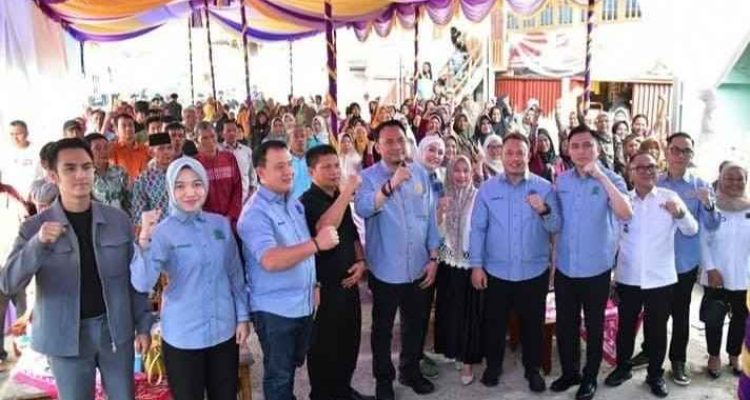 Pimpinan dan anggota DPRD Sumsel Dapil v saat reses di OKU Selatan. Foto: Humas DPRD Sumsel.