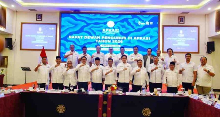 Bupati Musi Banyuasin, HM Toha Tohet, SH menghadiri kegiatan yang diselenggarakan oleh Asosiasi Pemerintah Kabupaten Seluruh Indonesia (APKASI) di Soreang, Jumat (31/7/2026). Kegiatan berlangsung di Hotel Grand Sunshine Resort & Convention, Soreang, Kabupaten Bandung, Provinsi Jawa Barat. Foto: Kominfo Muba.