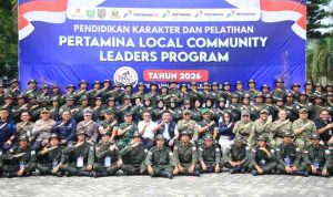 Gubernur Sumatera Selatan (Sumsel) Dr. H. Herman Deru mengapresiasi komitmen PT Pertamina EP Asset 2 dalam membangun kualitas sumber daya manusia (SDM) melalui penyelenggaraan Pertamina Local Community Leaders Program (PLCLP) 2026 Zona 4 yang dibuka di Markas Batalyon Zeni Tempur 2/Samara Grawira, Kota Prabumulih, Kamis (2/7/2026). Foto: Humas Pemprov Sumsel.