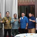 Gubernur Sumsel, Herman Deru saat menerima kunjungan Gubernur Kepulauan Bangka Belitung Hidayat Arsani bersama Sekjen DPP ABPEDNAS, Adhitya Yusma, di Griya Agung Palembang, Selasa (21/7/2026). Foto: Humas Pemprov Sumsel.
