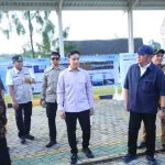 Gubernur Sumsel, Herman Deru mendampingi Wapres Gibran meninjau tol Bayunglencir -Jambi, Kamis 17/7/2026). Foto: Humas Pemprov Sumsel.
