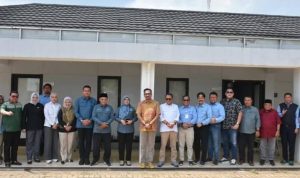 Anggota Komisi V DPRD Sumsel dan staf PT MHP saat kunker ke PT MHP di Muaraenim. Foto: Humas DPRD Sumsel.