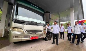mobil Asisten I Sekretaris Daerah Bidang Pemerintahan dan Kesra Pamkab Muba, H. Ardiansyah bersama tim mengecek langsung kendaraan dinas operasional, Rabu (22/7/2026). Foto: Kominfo Muba.