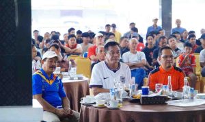 Bupati Muba HM Toha Tohet SH bersama Wakil Bupati Kyai Abdur Rohman Husen dan ratusan masyarakat menggelar nonton bareng (nobar) laga perempat final Piala Dunia 2026 antara Argentina melawan Swiss, Minggu (12/7/2026). Foto: Kominfo Muba.