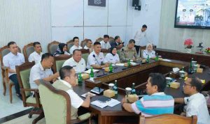 Sejumlah perwakilan pedagang kecil di kawasan Stadion Kamboja menyampaikan aspirasi langsung kepada Wali Kota Palembang, Ratu Dewa di Rumah Dinas Jalan Tasik, Rabu (1/7/2026). Foto: Kominfo Palembang.
