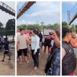 Warga yang mengevakuasi para mahasiswa KKN yang tenggelam di Sungai Rawas, Senin (27/7/2026). Foto: IST/detik sumbagsel.