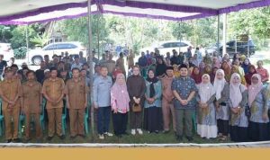 Anggota DPRD Sumsel bersama masyarakat saat reses di Desa Tanjung Agung Kecamatan Buay Madang Timur, OKU Timur. Foto: Humas DPRD Sumsel.