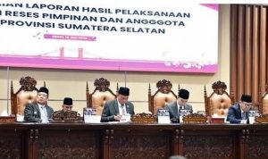 Paripurna DPRD Sumsel Para pimpinan DPRD Sumsel dan Wagub Cik Ujang yang memimpin paripurna tentang laporan hasil reses anggota dan pimpinan DPRD Sumsel, Senin (13/7/2027). Foto: Humas DPRD Sumsel.