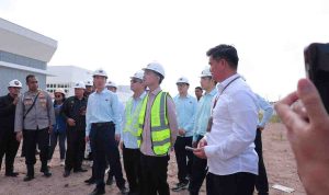 Wakil Presiden RI, Gibran Rakabuming Raka meninjau progres pembangunan Pengolahan Sampah jadi Energi Listrik (PSEL) di Jalan Keramasan Kecamatan Kertapati Palembang, Kamis (16/7/2026). Foto: Kominfo Palembang.