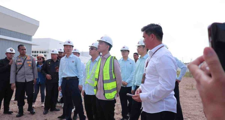 Wakil Presiden RI, Gibran Rakabuming Raka meninjau progres pembangunan Pengolahan Sampah jadi Energi Listrik (PSEL) di Jalan Keramasan Kecamatan Kertapati Palembang, Kamis (16/7/2026). Foto: Kominfo Palembang.