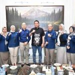 Ketua DPRD Sumsel, Andie Dinialdie menerima tim sesnsus ekonomi. Foto: Humas: DPRD Sumsel.