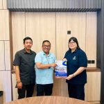 Kepala Disnakertrans Muba, Herryandi Sinulingga, AP.didampingi Kabid Hubungan Industri Faezal Pratama saat bersilaturrahim dengan dengan jajaran SKK Migas Perwakilan Sumbagsel yang diterima oleh Syafei, Kepala Departemen Formalitas dan Komunikasi SKK Migas Sumbagsel. Foto: Kominfo Muba.