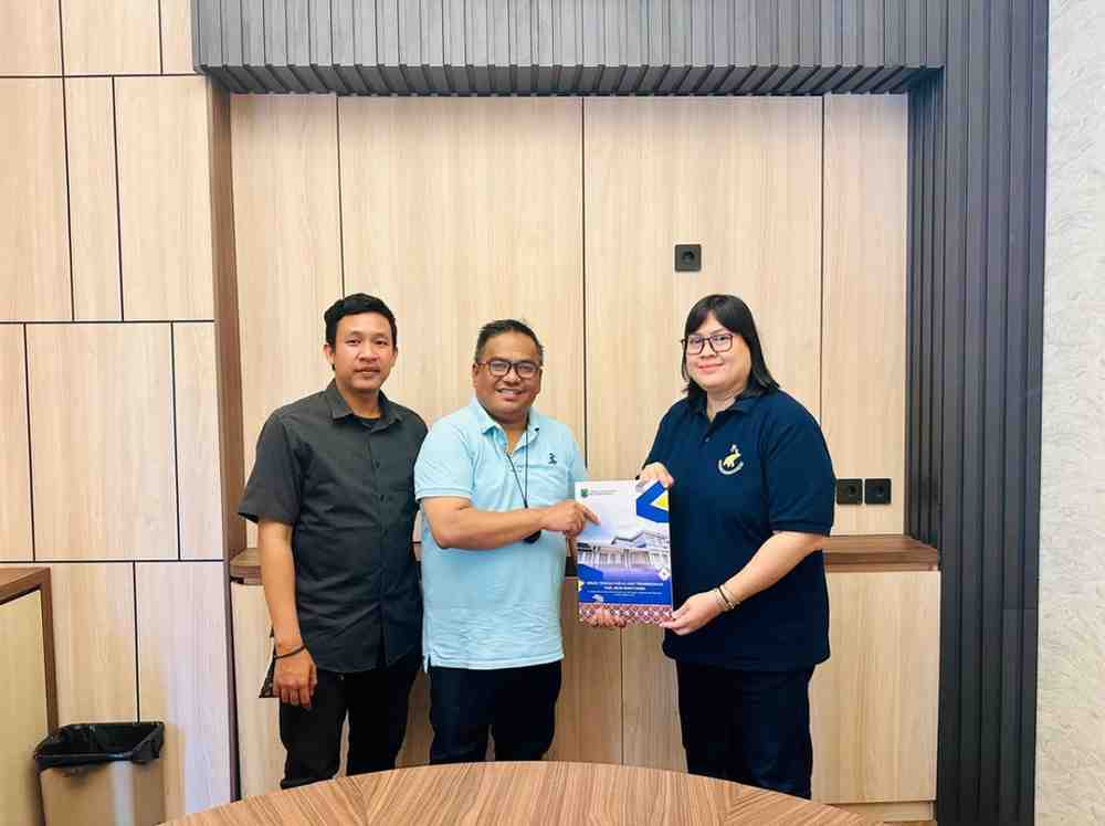 Kepala Disnakertrans Muba, Herryandi Sinulingga, AP.didampingi Kabid Hubungan Industri Faezal Pratama saat bersilaturrahim dengan dengan jajaran SKK Migas Perwakilan Sumbagsel yang diterima oleh Syafei, Kepala Departemen Formalitas dan Komunikasi SKK Migas Sumbagsel. Foto: Kominfo Muba.