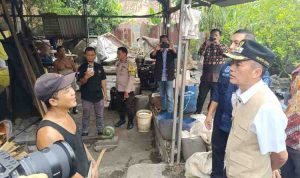 Walikota Palembang, Ratu Dewa saat menijau usaha tahu di Kecamatan Ilir Barat I Palembang, Kamis (9/6/2026). Foto: Kominfo Palembang.