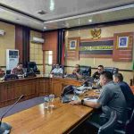 Rapat Dengar Pendapat (RDP) Umum DPRD Kabupaten Musi Banyuasin tentang Optimalisasi Peran Corporate Social Responsibility (CSR) dalam Pembangunan Kabupaten Musi Banyuasin di Ruang Rapat Badan Musyawarah DPRD Muba, Senin (31/8/2026). Foto: Kominfo Muba.