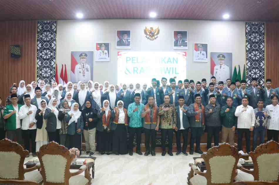 Pelaksana Harian (Plh) Sekretaris Daerah Kota Palembang, Sulaiman Amin saat menghadiri pelantikan dan Rapat Pimpinan Wilayah (Rapimwil) Pengurus Pimpinan Cabang Ikatan Pelajar Nahdlatul Ulama (IPNU), serta Ikatan Pelajar Putri Nahdlatul Ulama (IPPNU) Provinsi Sumatera Selatan Masa Khidmat 2025–2028 di Rumah Dinas Walikota Palembang, Jumat (21/8 2026). Foto: Kominfo Palembang.