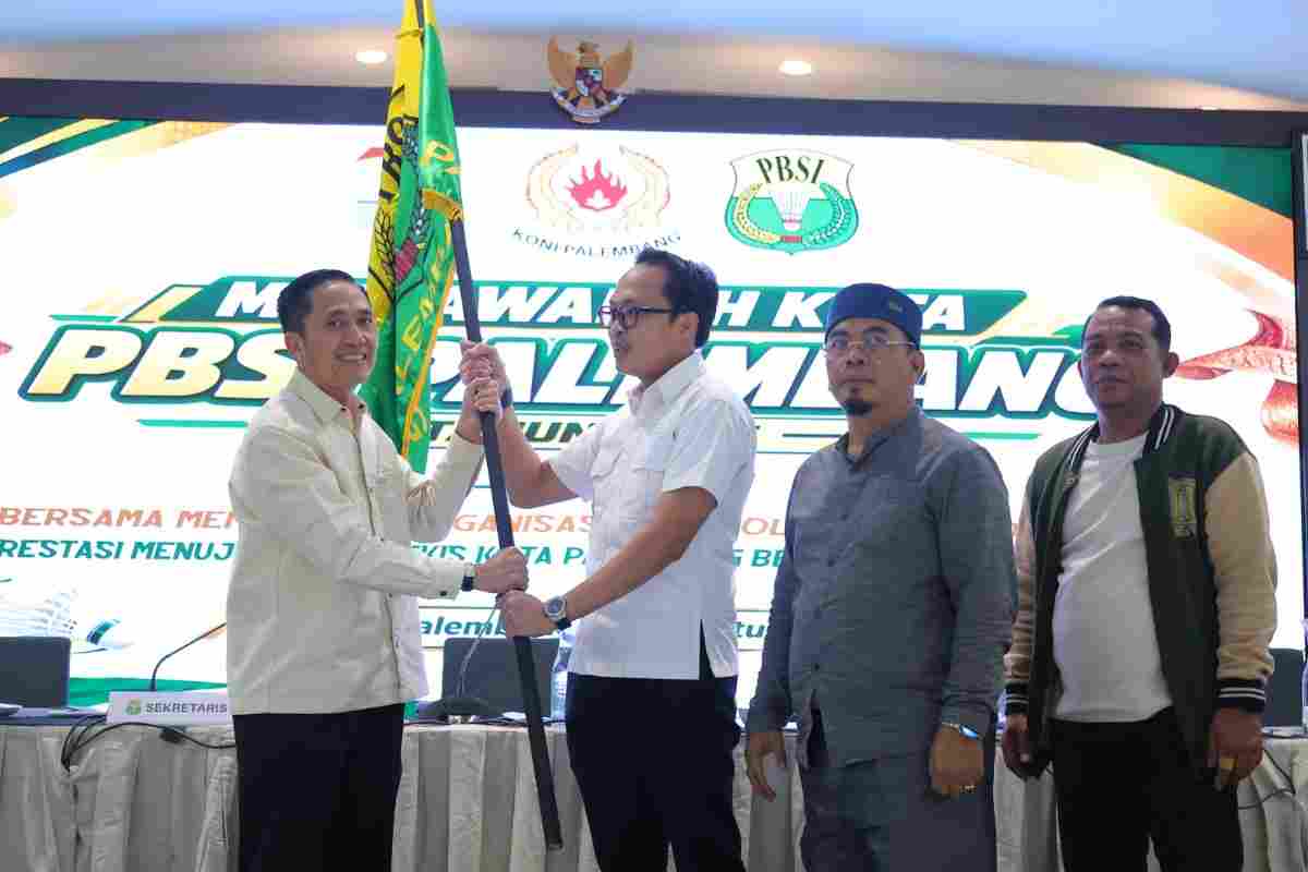 Ratu Dewa kembali terpilih secara aklamasi dalam Musyawarah Kota (Muskot) PBSI Palembang 2026 yang digelar di Emilia Hotel, Palembang, Minggu (30/8/2026). Foto: Kominfo Palembang.