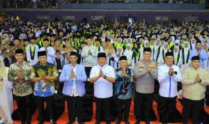 Gubernur Sumatera Selatan (Sumsel) Dr. H. Herman Deru menghadiri Tasyakuran Bebas Buta Huruf Al-Qur’an dan Wisuda Akbar 10.000 Santri TK/TPA BKPRMI di Palembang Sport and Convention Center (PSCC), Selasa (25/8/2026). Foto: Humas Pemprov Sumsel.