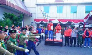Bupati Muba H M Toha Tohet, SH didampingi Ketua TP PKK Muba Hj Fatimah Toha Tohet, Sekda Muba Drs Syafaruddin, Forkompinda, dan kepala OPD secara resmi membuka perlombaan yang diikuti ratusan pelajar dari berbagai satuan pendidikan di Kabupaten Muba, Senin (10/8/2026) berlangsung semarak di Halaman Kantor Bupati Muba. Foto: Kominfo Muba.