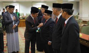 Walikjota Palembang Ratu Dewa saat melantik pengurus Baznas Kota Palembang. Foto: Kominfo Palembang.