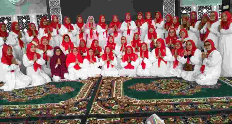 Majelis Taklim Toharo Kabupaten Musi Banyuasin saat gelar acara maulid Nabi Muhammad. Foto: Kominfo Muba.