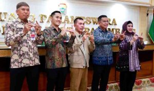 Pembukaan kegiatan Rebranding Dukcapil melalui Penyelenggaraan Jemput Bola untuk Verifikasi Kependudukan dalam rangka Perlindungan Sosial, Kamis (13/8/2026), dibuka oleh Plh Sekda Palembang, Sulaiman Amin. Foto: Kominfo Palembang.