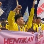Ribuan mahasiswa menggelar akssi di Jakarta, Selasa (18//2026), yang menyurakan delapan tuntutan, diantaranya hentikan MBG dan Koperasi Merah Putih. Foto: IG bemui_official