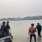 Tim Basarnas dan TNI AL yang mencari dua korban bicah tenggelam di Sungai Musi, Minggu (30/8/2026). Foto: IST/Basarnas.
