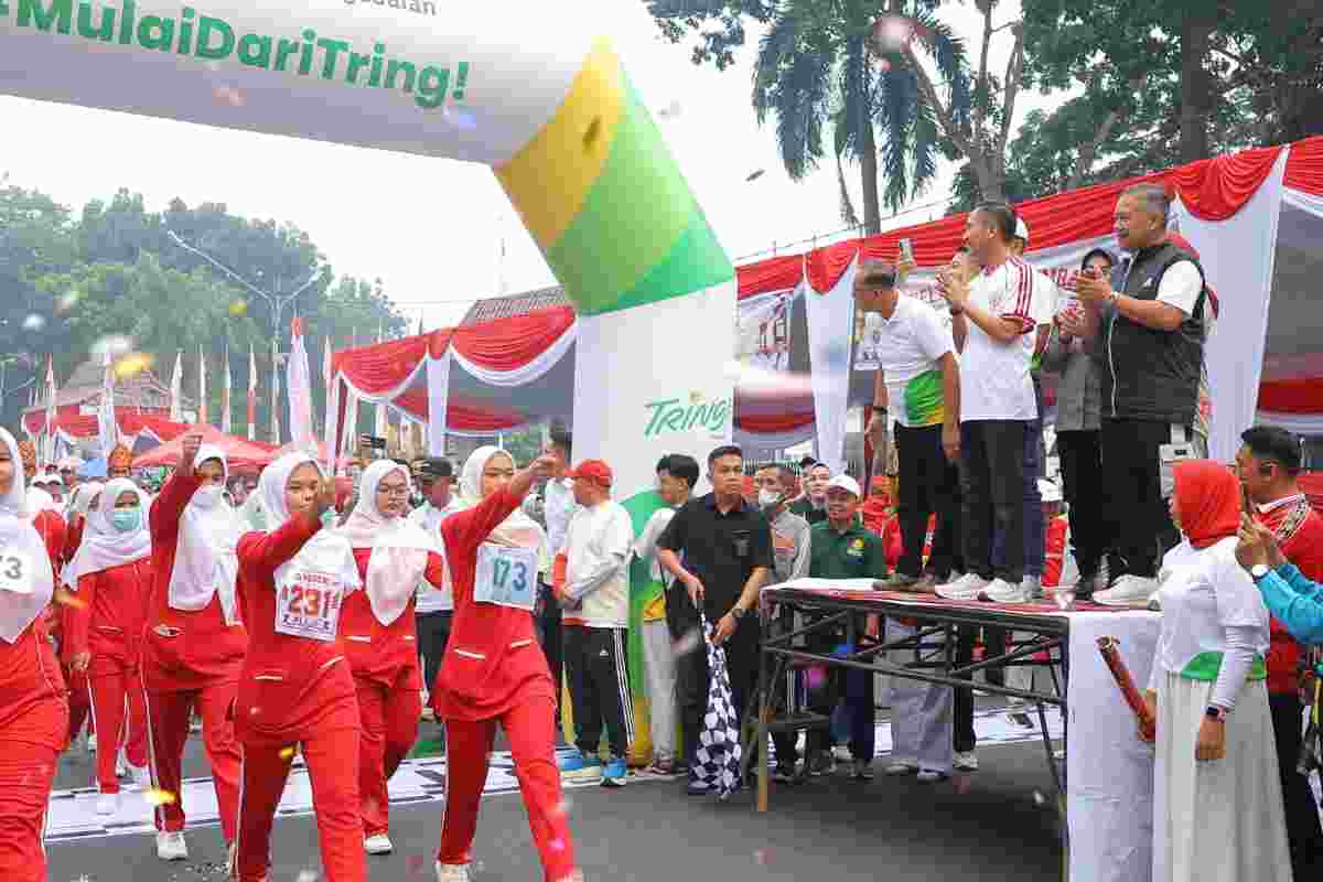 Ribuan pendidik dan tenaga kependidikan yang tergabung dalam Persatuan Guru Republik Indonesia (PGRI) Kota Palembang mengikuti Gerak Jalan PGRI dan Tenaga Kependidikan se-Kota Palembang, dalam rangka memperingati Hari Ulang Tahun (HUT) ke-81 Kemerdekaan Republik Indonesia tahun 2026. Foto: Kominfo Palembang.
