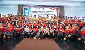 jamnas Bupati Musi Banyuasin (Muba) HM Toha Tohet, SH melepas 74 anggota Pramuka Muba yang akan mengikuti Jambore Nasional (Jamnas) XII Tahun 2026. Kontingen tersebut dilepas di Pendopoan Griya Bumi Serasan Sekate, Selasa (11/8/2026). Foto: Kominfo Muba.