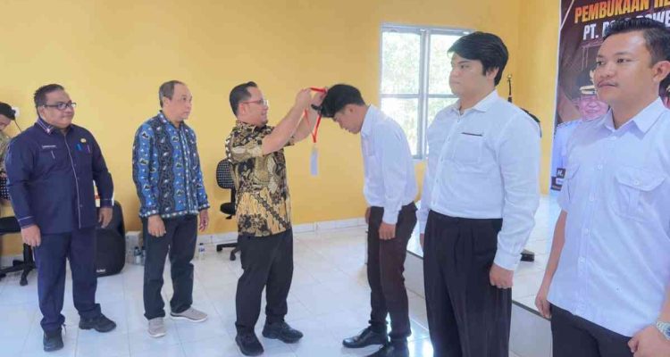 Pemkab Muba dan PT DSSP Power Sumsel melalui program rekrutmen Engineering Development Program (EDP) dan Pendidikan Tenaga Pembangkit Listrik (PTPL) Tahun 2026, menjadi wujud nyata sinergi antara pemerintah dan dunia industri dalam membuka kesempatan kerja bagi putra-putri daerah. Foto: Kominfo Muba.