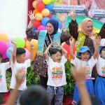 Bunda Literasi Kota Palembang, Dewi Sastrani Ratu Dewa saat hadir di Taman Anak Sejahtera Wong Kito, Selasa (11/8/2026). Foto: Kominfo Palembang.