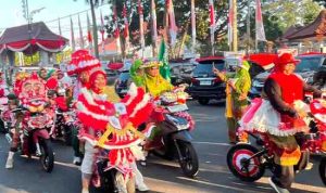 Pawai kemerdekaan diikuti sekitar 400 peserta dari PC Muslimat NU Kota Palembang. Ratusan peserta turut memeriahkan kegiatan dengan penuh semangat, keceriaan dan kebersamaan. Foto: Kominfo Palembang.