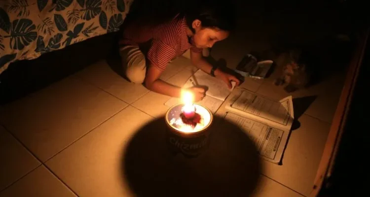 Ilustrasi mati jarngan listrik. Foto: IST/Katadata.co.id