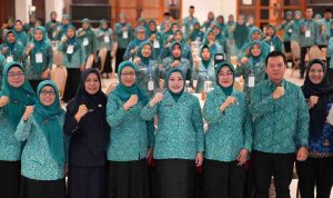 pkk (1) Ketua Tim Ahli PKK Sumsel, Lidyawati saat membuka Pelatihan Peningkatan Kapasitas Kader PKK Pokja II Kabupaten/Kota se-Sumatera Selatan melalui Program Gelari Pelangi Tahun 2026. Foto: Humas Pemprov Sumsel.
