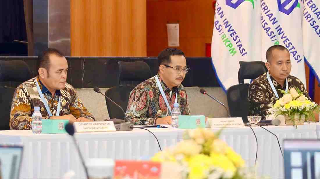 Wakil Bupati Muba Kyai Abdur Rohman Husen memaparkan berbagai inovasi dan capaian Pemerintah Kabupaten Musi Banyuasin di Kantor Kementerian Investasi dan Hilirisasi/BKPM RI, Jakarta, Rabu (5/8/2026). Foto: Kominfo Muba.