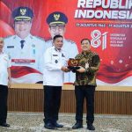 Tim Uji Petik melakukan kunjungan lapangan ke Kabupaten Muba, Rabu (19/8/2026). Kedatangan tim yang dipimpin Direktur Dekonsentrasi, Tugas Pembantuan dan Kerja Sama Kemendagri Dr Elfin Elyas, SSos, MSi tersebut disambut Bupati Muba HM Toha Tohet, SH di Guest House Griya Bumi Serasan Sekate. Foto: Kominfo Muba.