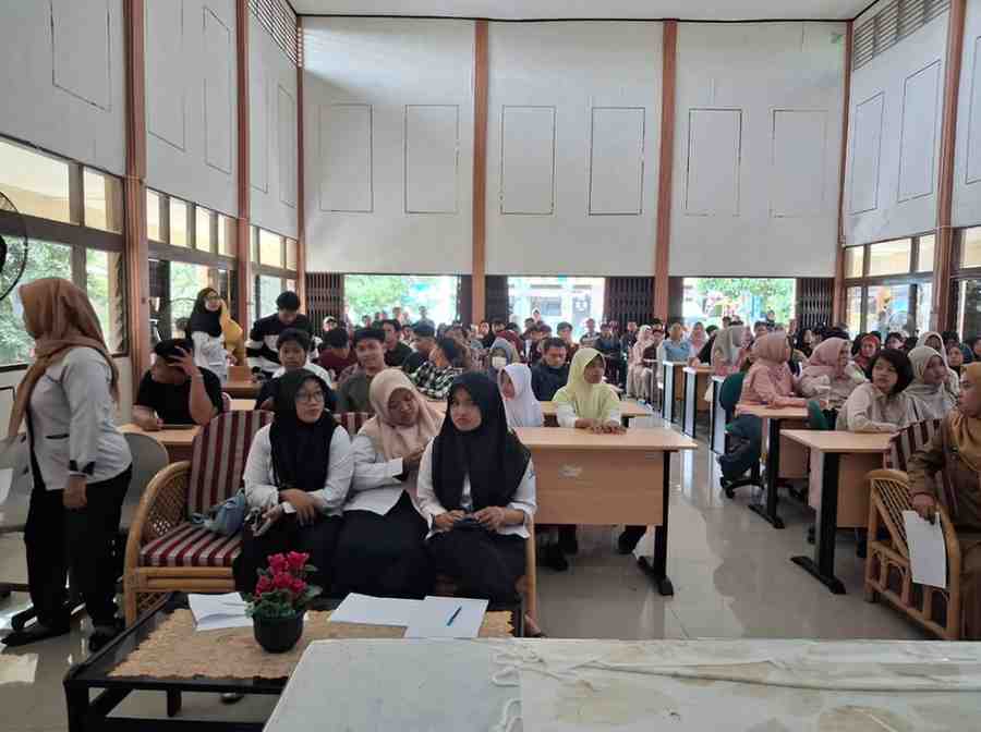 Para siswa sekolah kesetaraan Satuan Pendidikan Nonformal Sanggar Kegiatan Belajar.(SPNF SKB) Dinas Pendidikan Kota Palembang, antusias mengikuti pembukaan kegiatan masa pengenalan lingkungan sekolah (MPLS), Senin (3/8/2026). Foto: IST